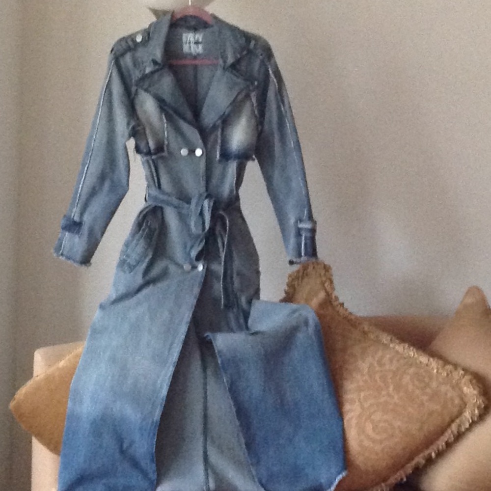 💙 Fashion Nova - 'New York Days' Denim Maxi Coat - Picture 2 of 10
